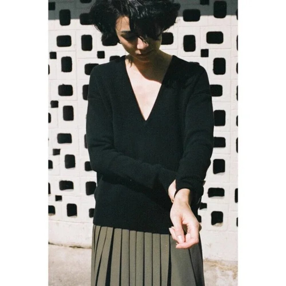 Nomia Oversized Deep V-Neck Sweater Long Sleeves 100% Cotton Black Women's Small